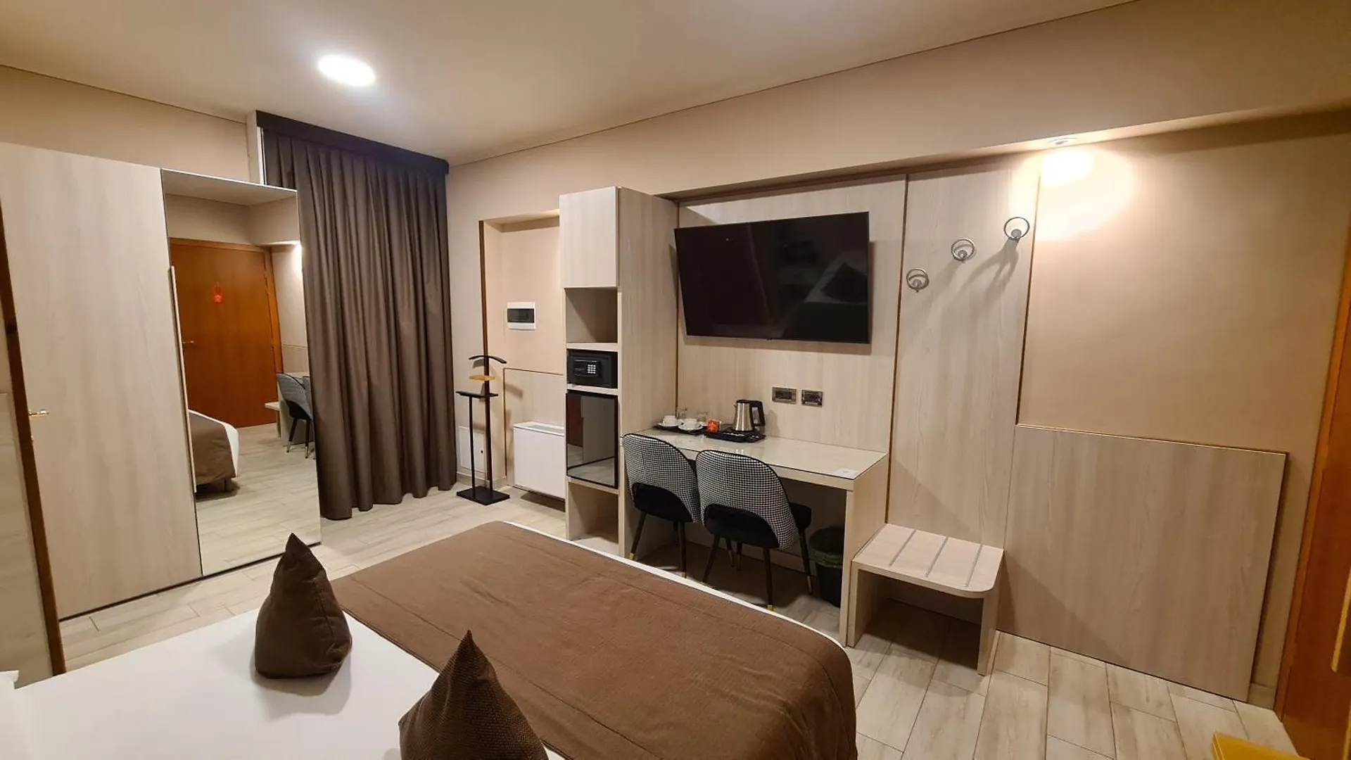 ***  Hotel Lenotel Italien