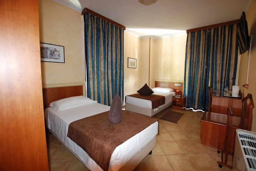 ***  Hotel Lenotel Italia