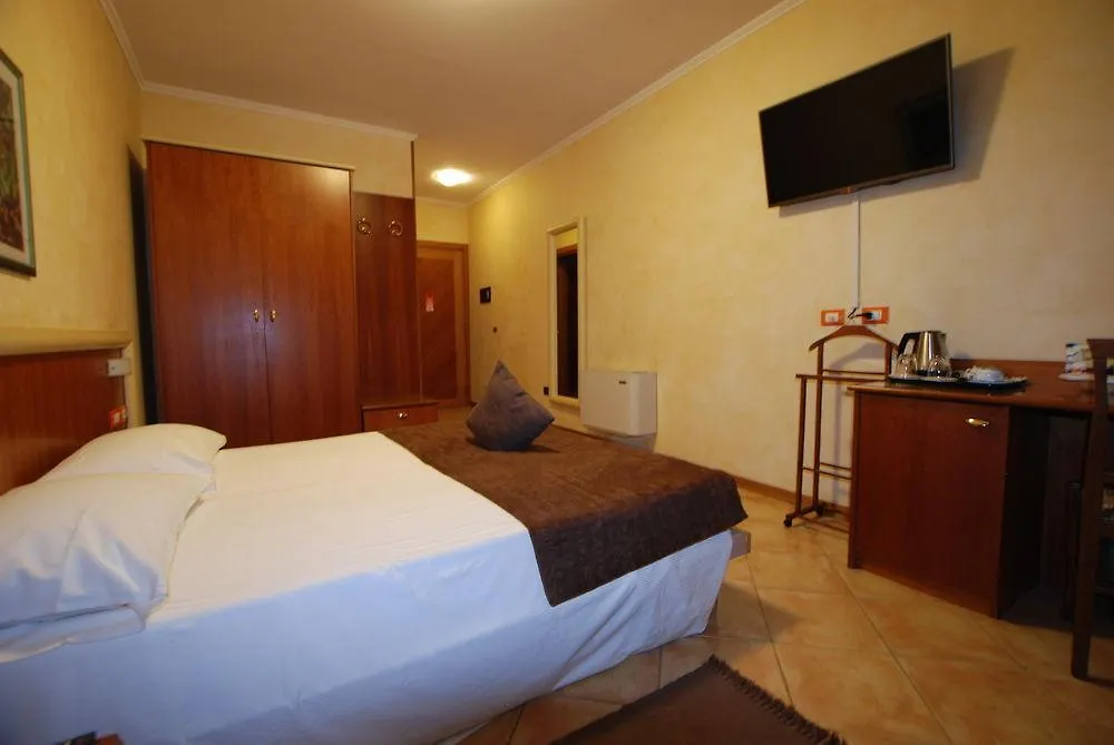 Hotel Lenotel Italia