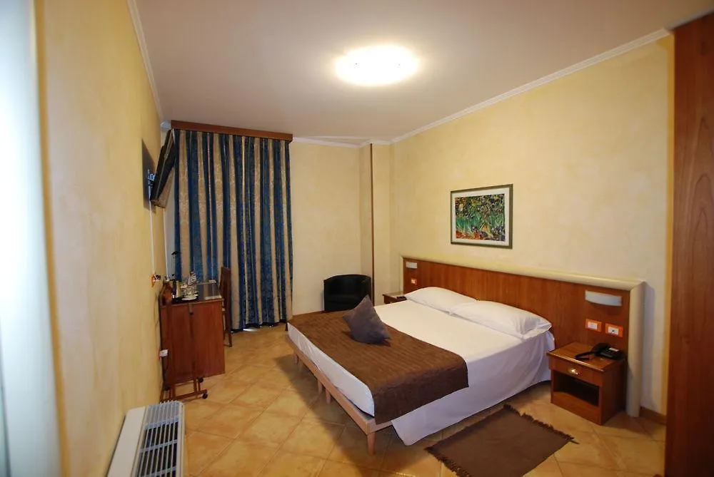 ***  Hotel Lenotel Italy